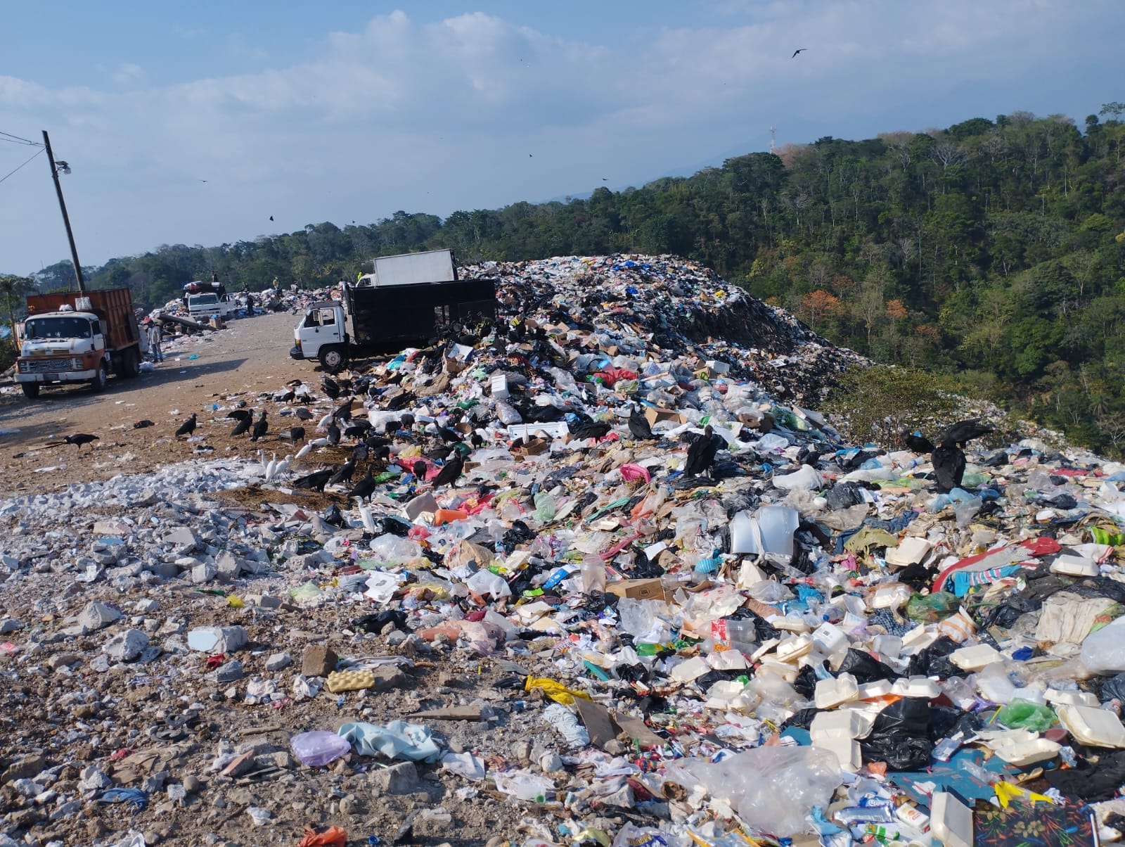 COPRESAM visita plantas de tratamiento de aguas residuales y basureros en Coatepeque