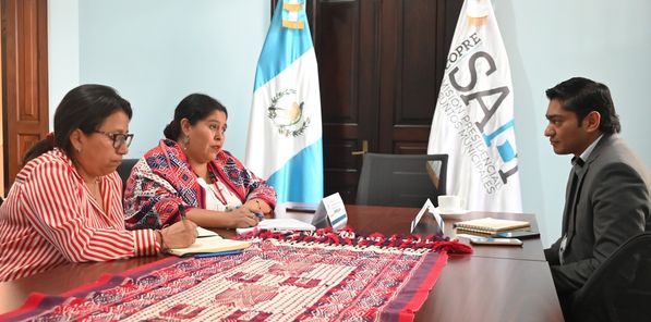 En reunión de trabajo de la Comisión Presidencial de Asuntos Municipales y la Secretaría de Obras Sociales de la Esposa del Presidente